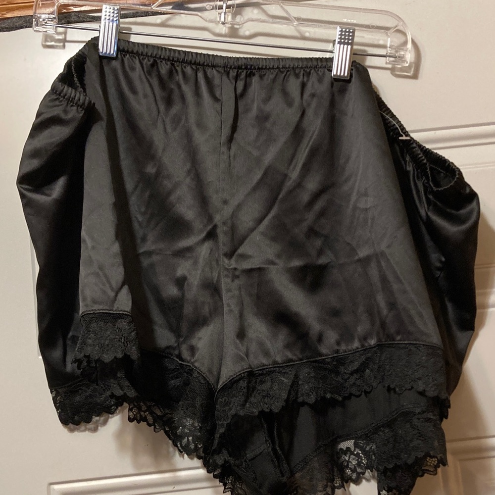 Black Lace-Trim Satin Sleep Shorts 3X NWOT